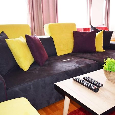 Mickitos Hostel & Apartments Σκόπια Εξωτερικό φωτογραφία