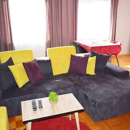Mickitos Hostel & Apartments Σκόπια Εξωτερικό φωτογραφία
