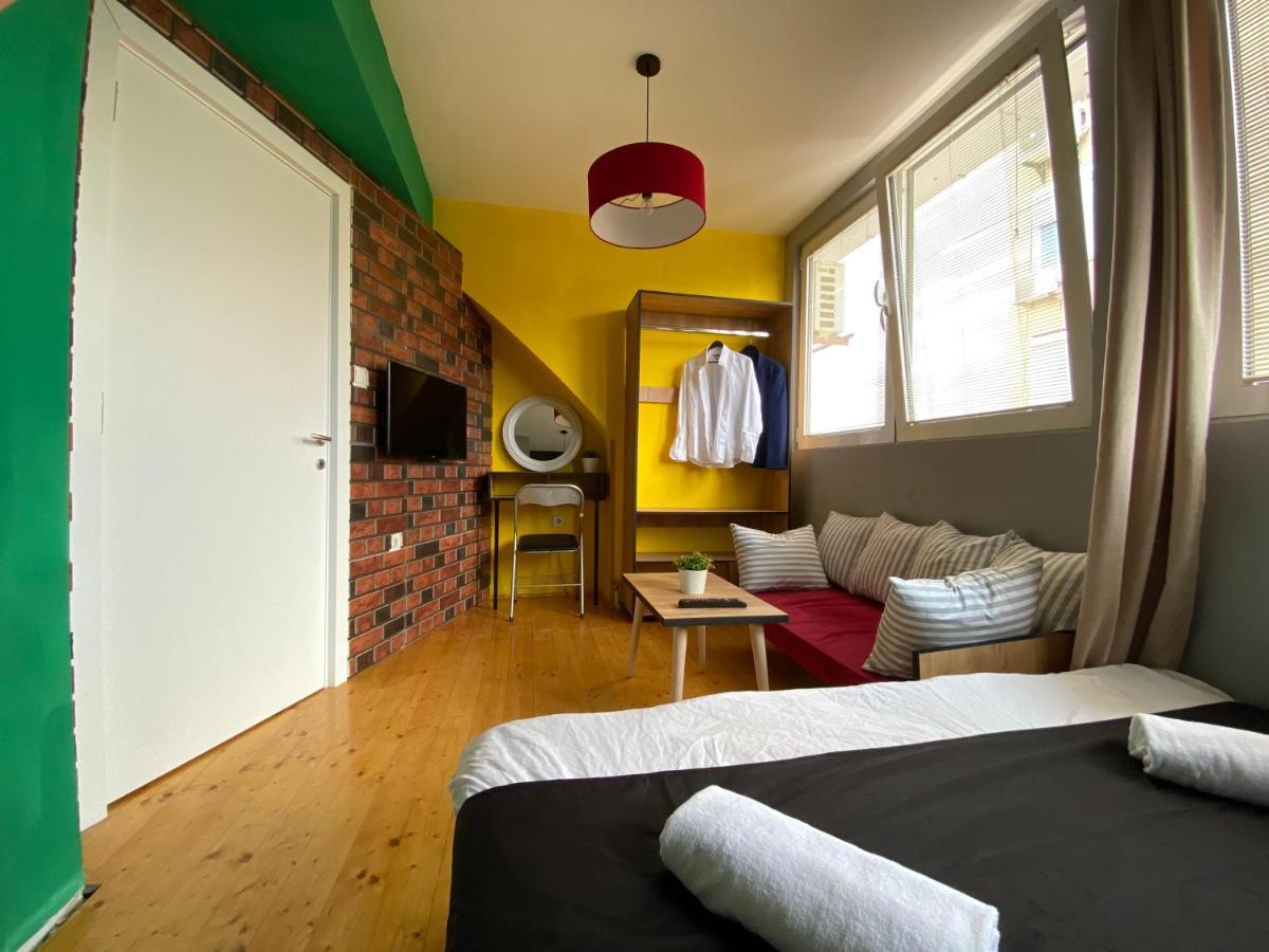 Mickitos Hostel & Apartments Σκόπια Εξωτερικό φωτογραφία