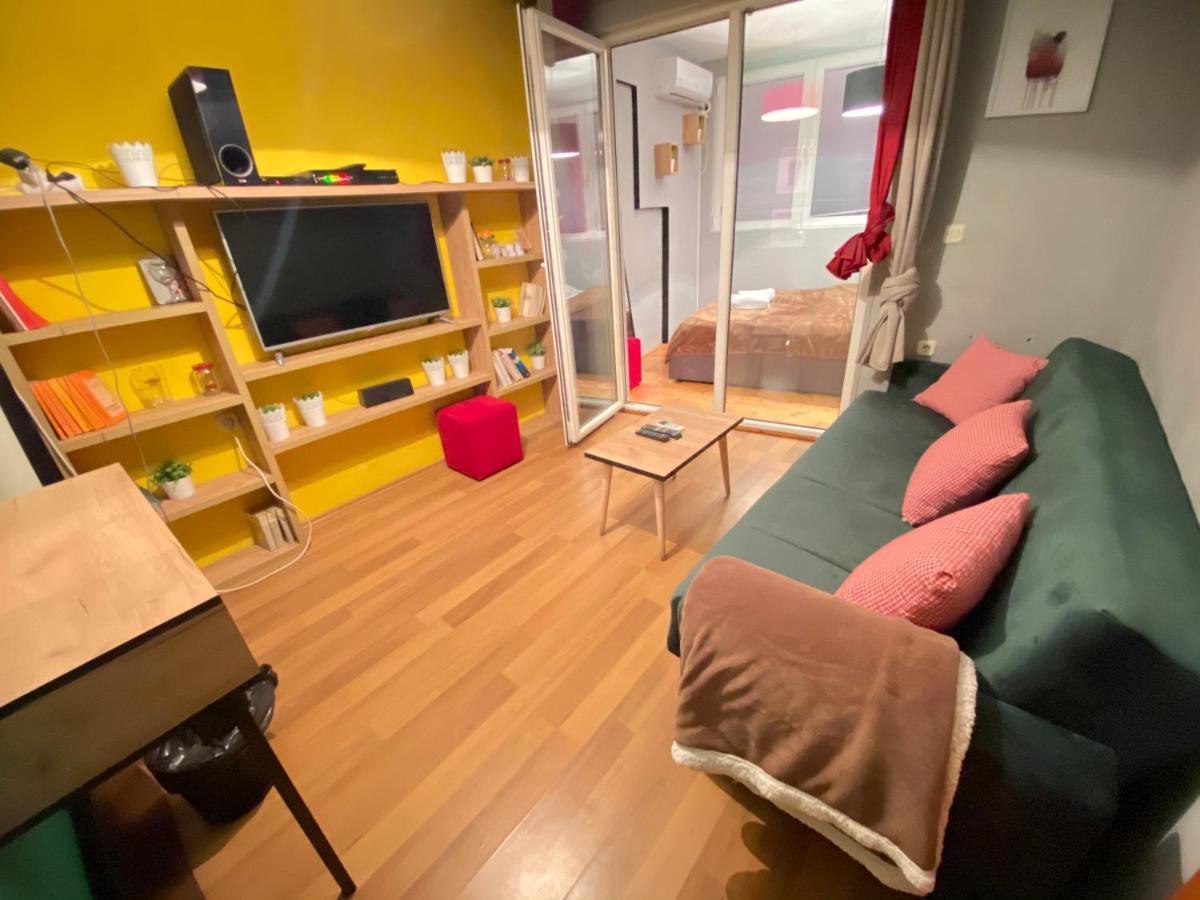 Mickitos Hostel & Apartments Σκόπια Εξωτερικό φωτογραφία